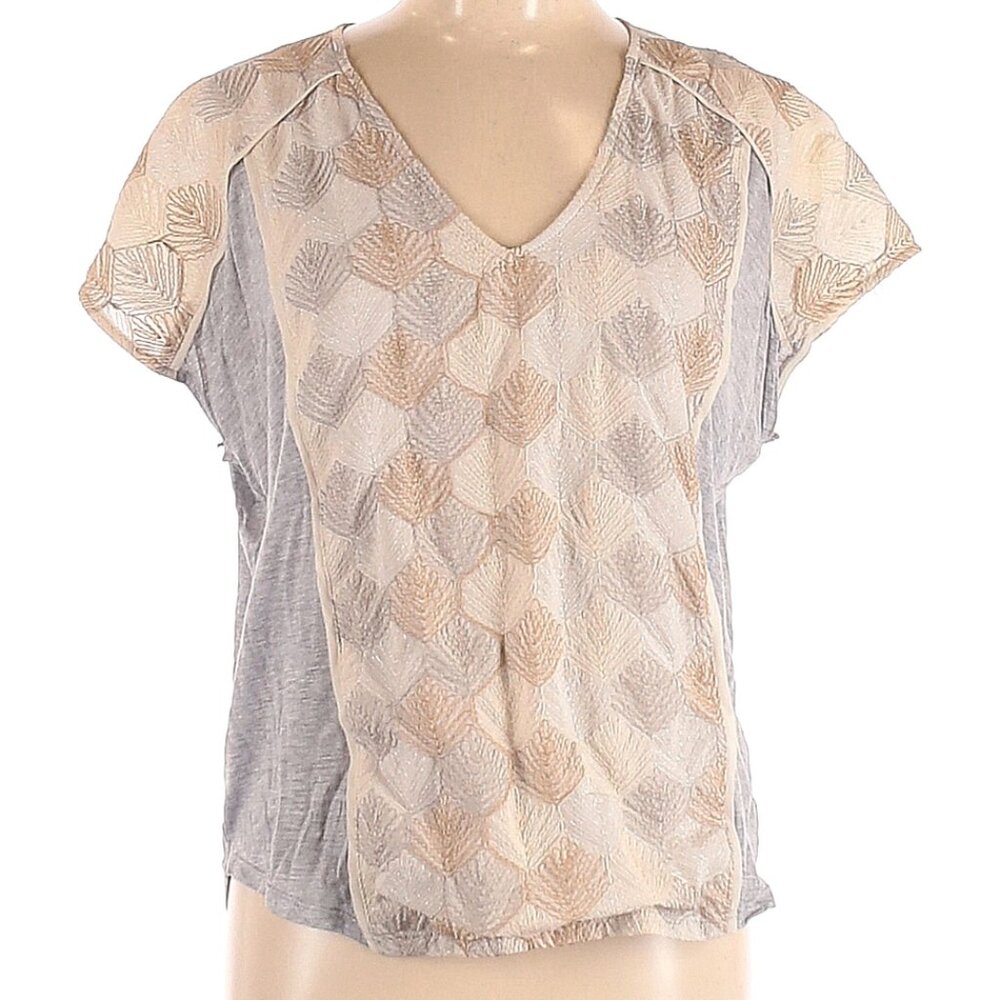 Tiny Size L Short sleeve grey and tan pattern blouse